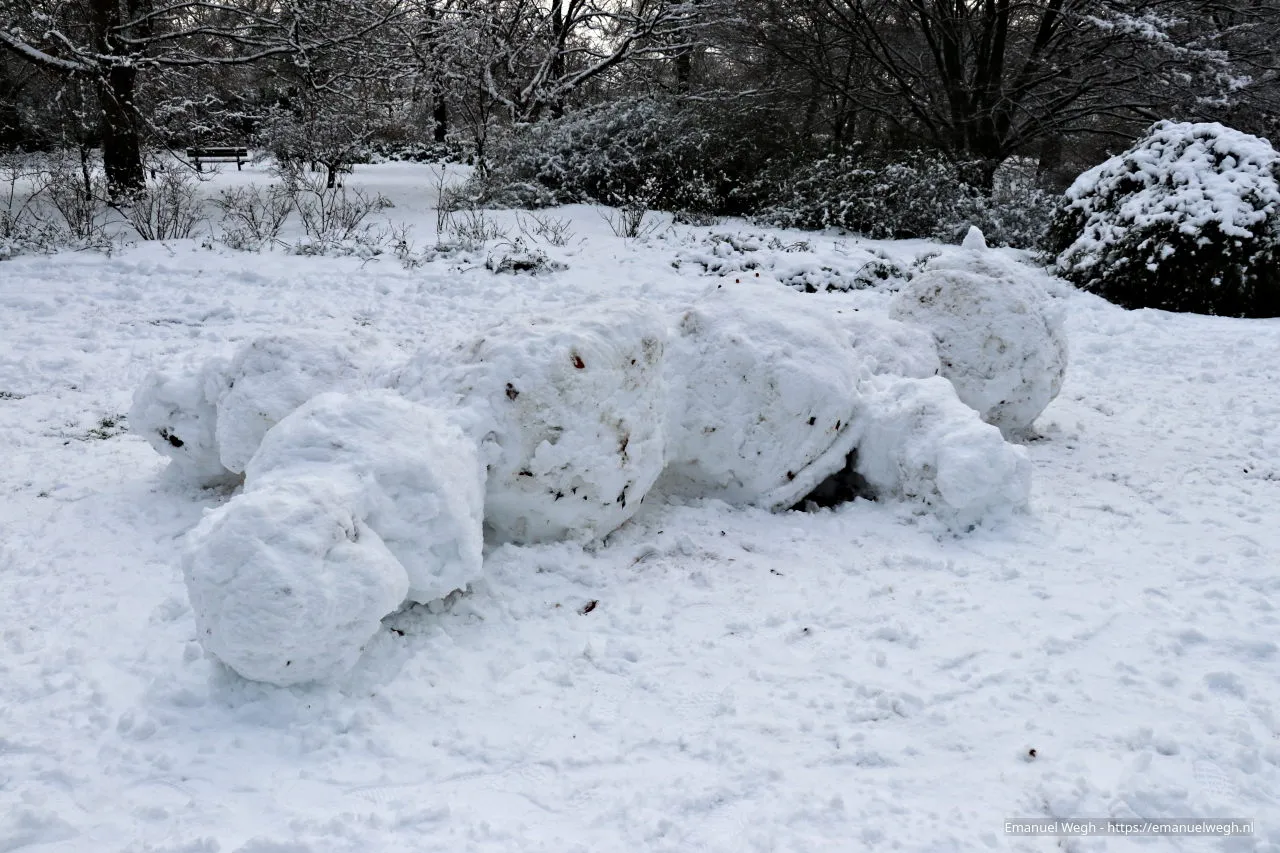 slapende sneeuwpop